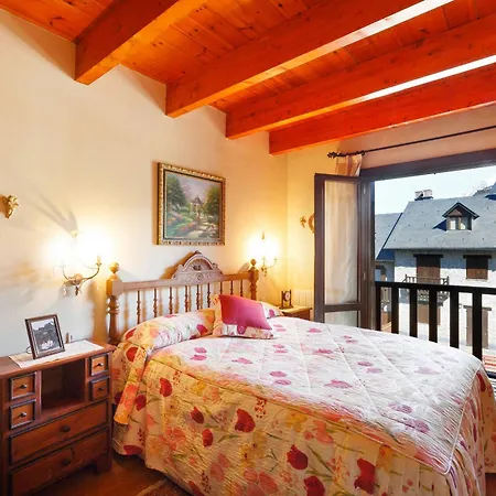 Torres De Vallibierna Holiday home Benasque